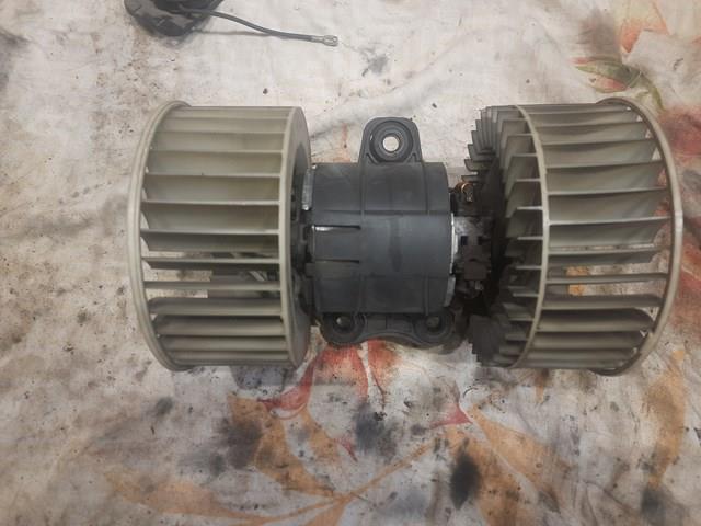 Мотор вентилятора печки (отопителя салона) 64118385558