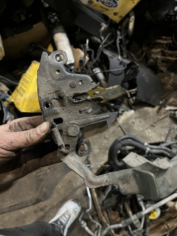 Запор капота (замок і привід замка капота) 656012X000 NISSAN