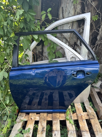 Двері задні 6700405130 TOYOTA