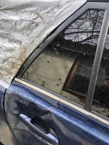 Скло-кватирка двері, задньої, правої 6812305070 TOYOTA