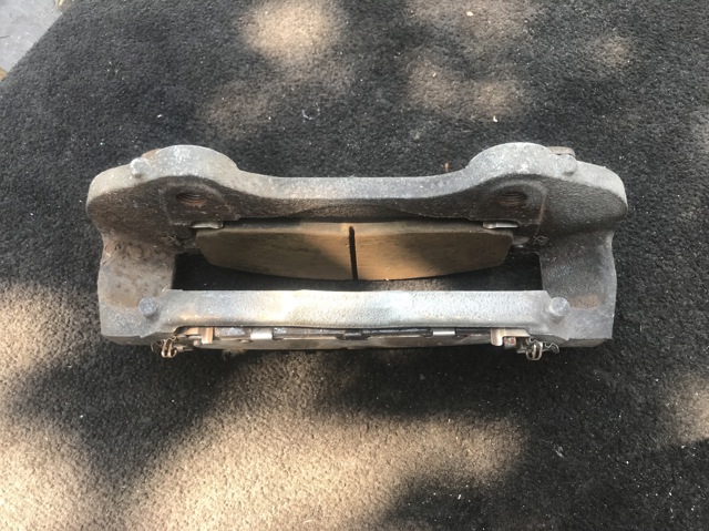 Скоба супорту заднього 68144208AA CHRYSLER
