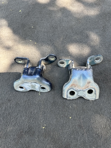Петля передніх дверей, правою 687100D010 TOYOTA