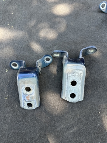 Петля передніх дверей, правих 687300D010 TOYOTA