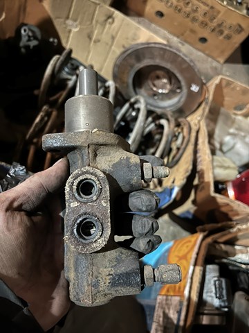 Циліндр гальмівний, головний 7141840 FORD