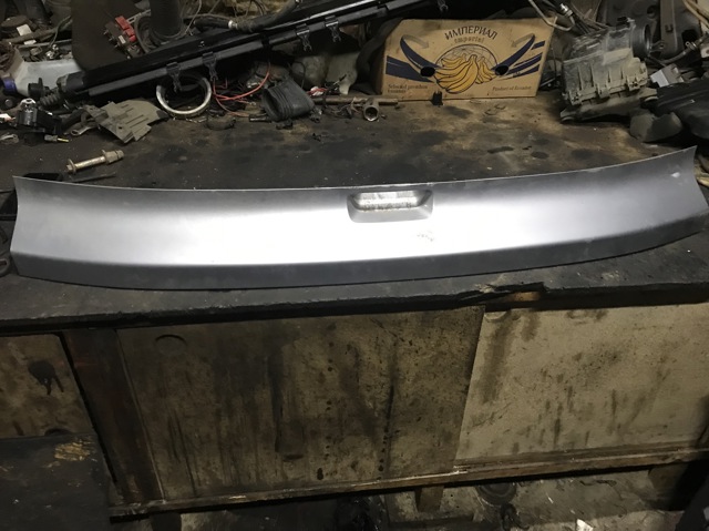 Накладка задньої 3-й/5-й двері 74895SWWE01ZC HONDA
