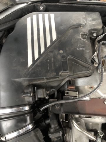 Корпус повітряного фільтра, правий 7577466 BMW