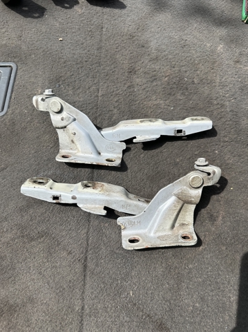 Петля капота, права 791201F000 HYUNDAI