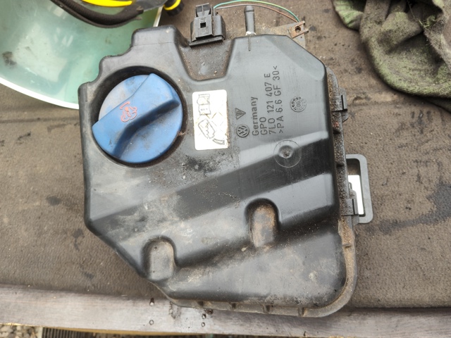 Бачок розширювальний 7L0121407E VAG