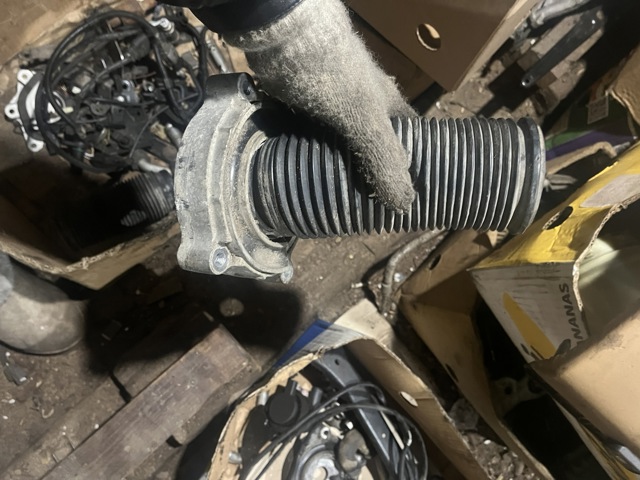 Подушка амортизатора переднього 7L0412347A VAG