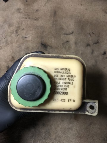 Бачок насоса ГПР 7L0422371B VAG