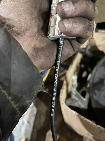 Трос ручного гальма передній 7L0712306B VAG