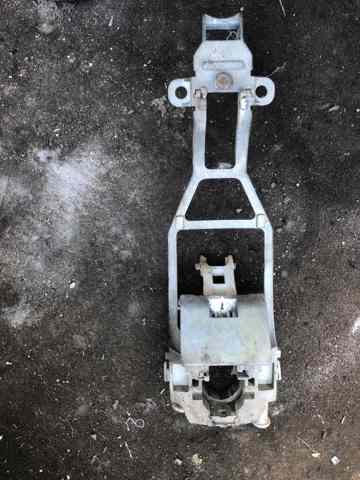 Тримач зовнішньої ручки дверей, задніх лівих 7L0839885 VAG