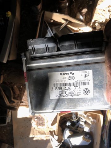 Блок управління пневмопідвіскою 7L0907553F VAG