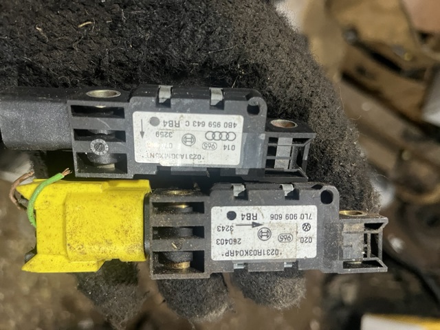 Датчик подушки безпеки 7L0909606 VAG