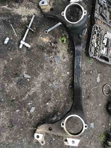 Балка кріплення двигуна 7L6199207 VAG