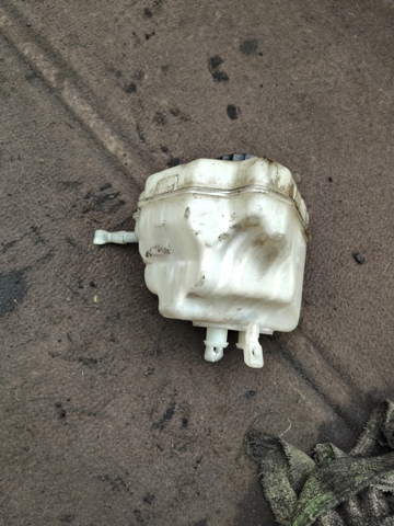 Бачок гідропідсилювача 7L6422371E VAG