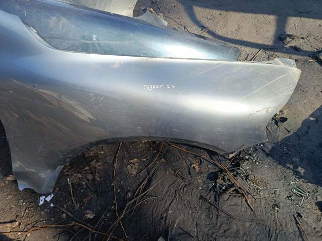 Переднє праве крило 7L6821102K VAG