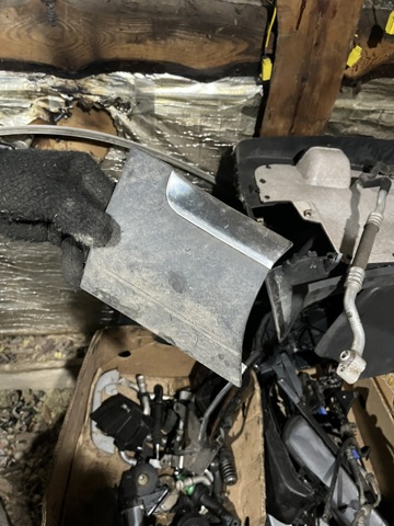 Молдинг переднього лівого крила 7L6854959A VAG