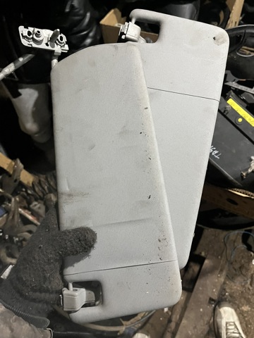 Козирок сонцезахисний автомобіля 7L6857552AC VAG