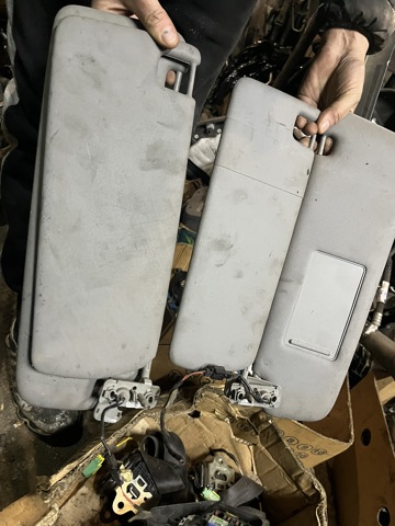 Козирок 7L6857552AQ VAG