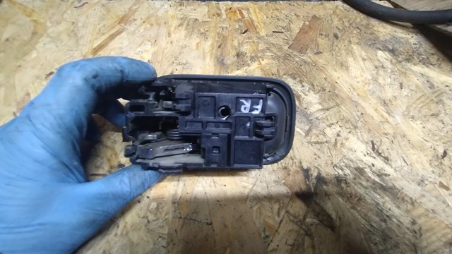 Зовнішня ручка правих дверей 806708H602 NISSAN