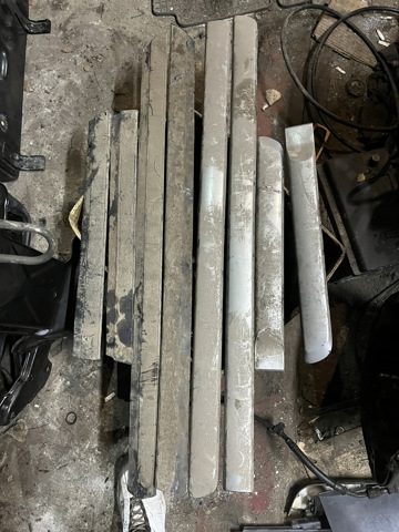 Накладка передніх дверей 808718H300 NISSAN