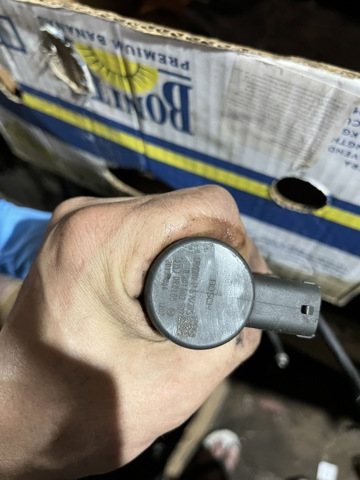 Регулятор тиску палива 815539 GM