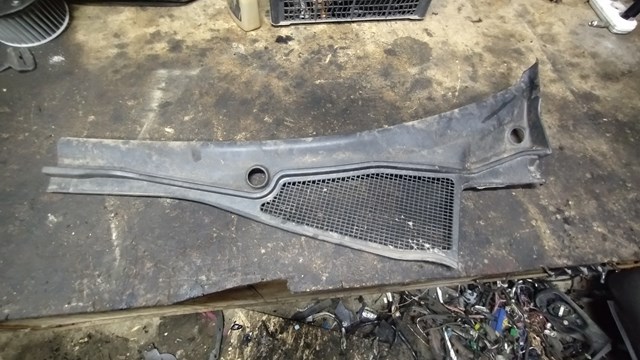 Водостік лобового скла, жабо 8200002154 RENAULT