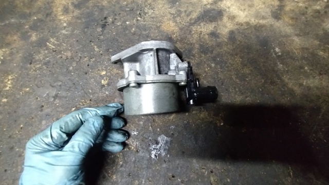 Насос вакуумний 8200072985 RENAULT