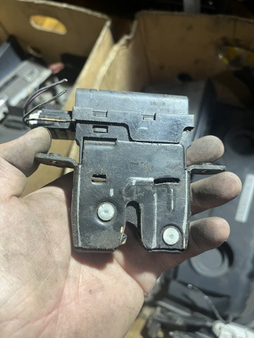 Замок багажника Renault Vel Satis
