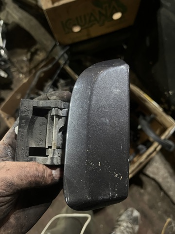 Ручка задньої двері зовнішня права 82606EB330 NISSAN