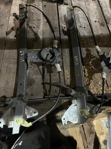 Механізм стеклопод'емника двері задньої, лівої 827013X30A NISSAN