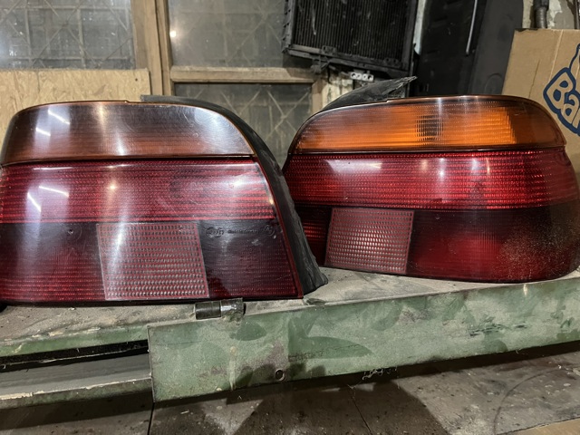 Ліхтар задній правий 8358032 BMW