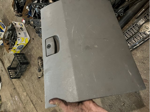 Кришка бардачка 845103E010CY HYUNDAI
