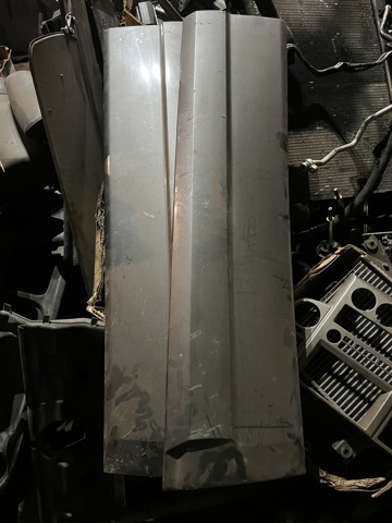 Накладка передньої правої двері 877403E001XX HYUNDAI