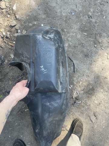 Підкрилок задній правий 8D0810172 VAG