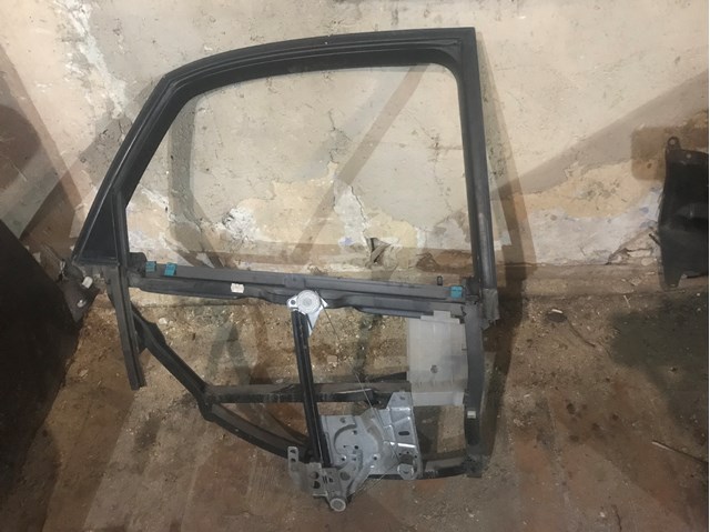 Механізм склопідйомника двері задньої, правої 8D0839400A VAG