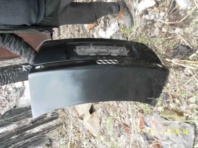 Кришка багажника кузова 8D5827023Q VAG