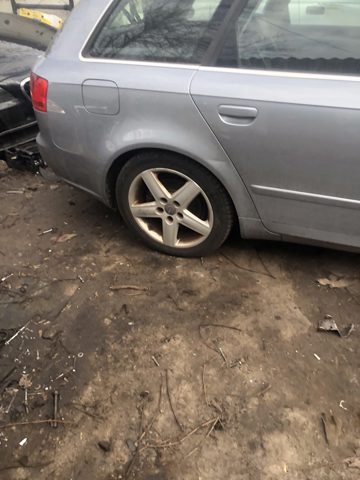 Двері задні в зборі 8E0833052J VAG