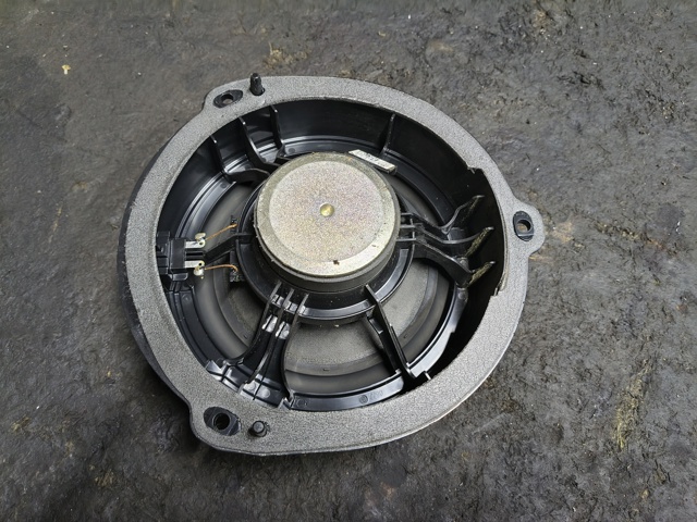Динамік передньої двері 8V4035411B VAG