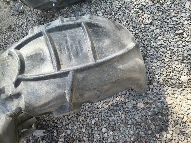 Підкрилок переднього крила, правий 8V5821172 VAG