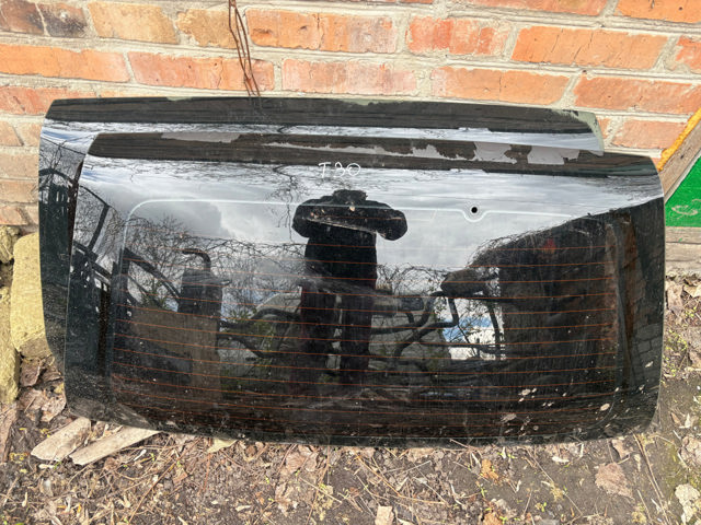 Скло ляди 903008H300 NISSAN