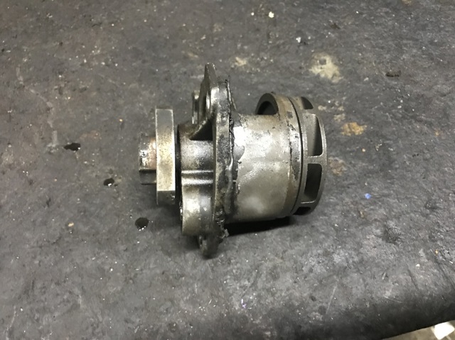 Насос охолоджуючої рідини 90540478 OPEL