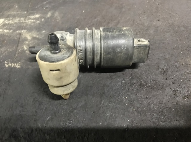 Моторчик омивача переднього скла 90585762 GM