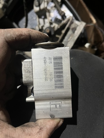 Клапан TRV, кондиціонера 922005Z010 NISSAN
