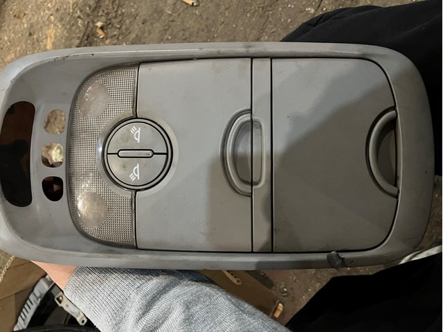 Плафон освітлення кабіни 928003E041CY HYUNDAI