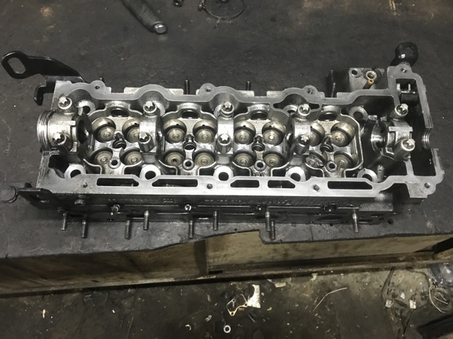 Головка блоку циліндрів 93169592 GM