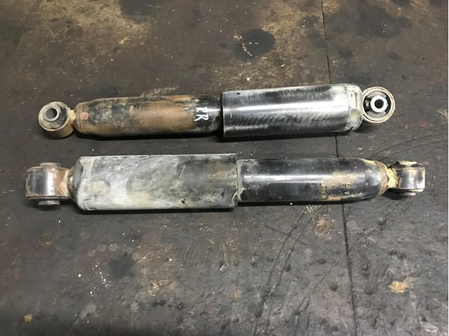 Амортизатор задньої підвіски Opel Zafira B