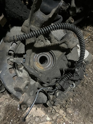 Цапфа поворотна ліва 95533161120 PORSCHE