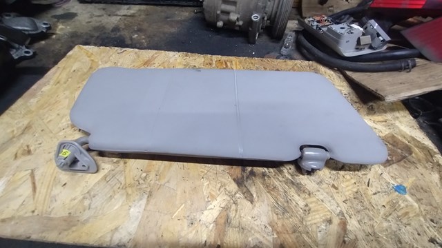 Козирок сонцезахисний автомобіля 964018H900 NISSAN